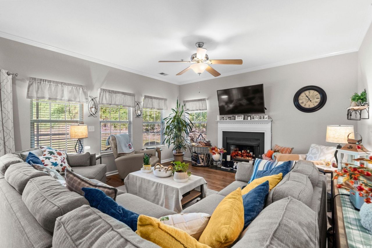 113 Knightbury Ct. Photo 4