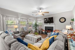 113 Knightbury Ct. photo 4