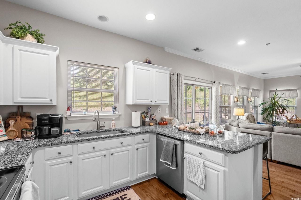 113 Knightbury Ct. Photo 8