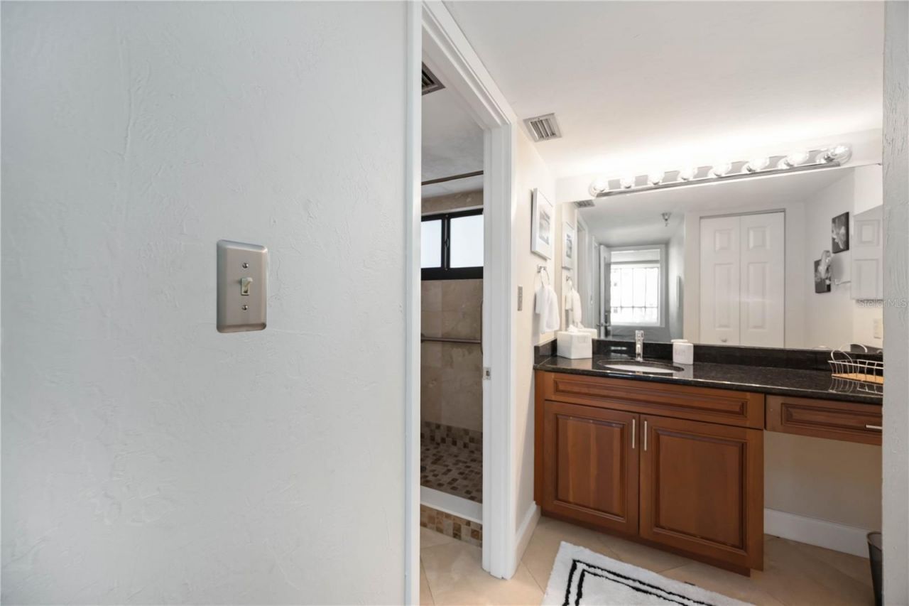 11 Sunset Drive, Unit 505, Sarasota, FL 34236 Photo