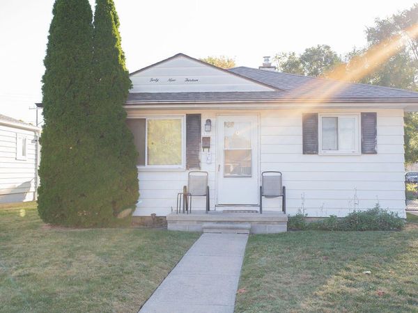 4913 Campbell Street, Dearborn Heights, MI 48125