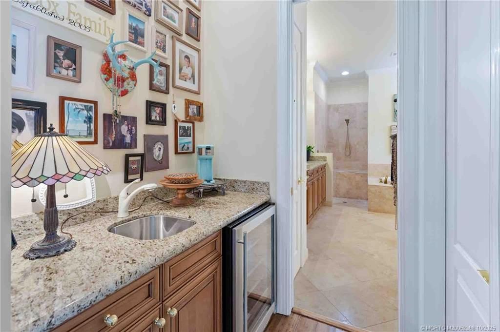 814 SW Palm Cove Drive, Palm City, FL 34990 Photo