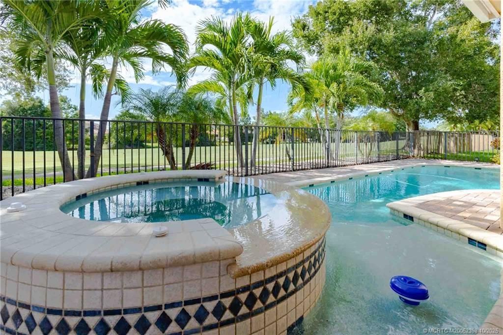 814 SW Palm Cove Drive, Palm City, FL 34990 Photo