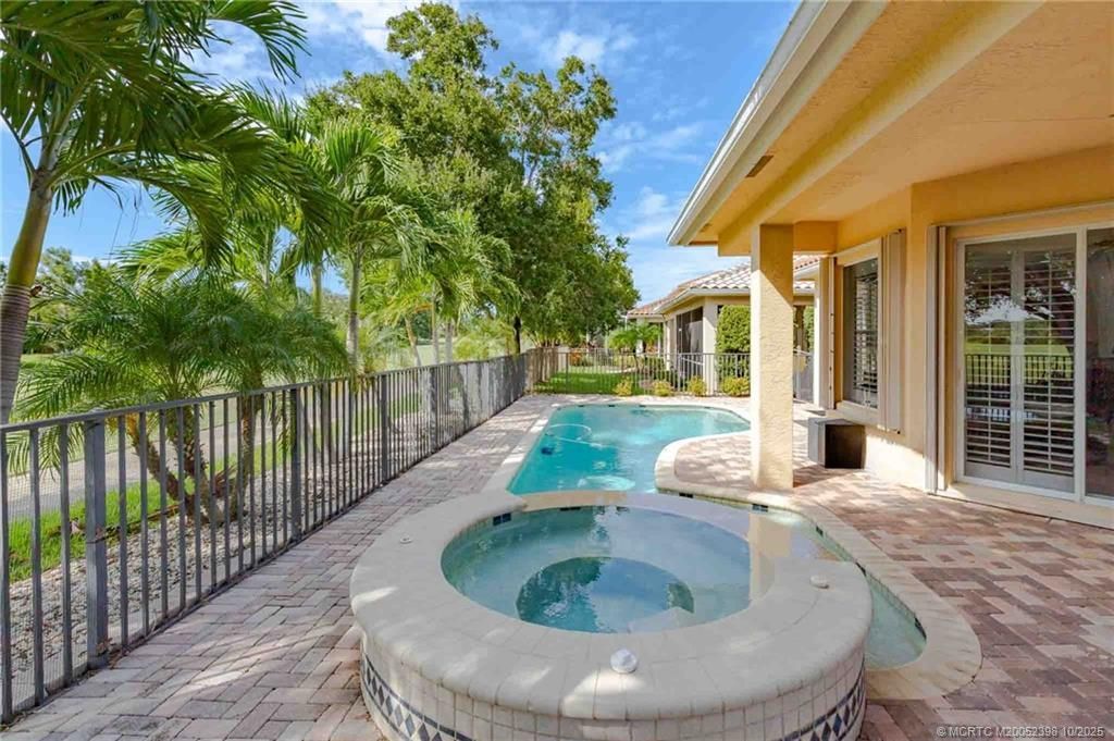 814 SW Palm Cove Drive, Palm City, FL 34990 Photo