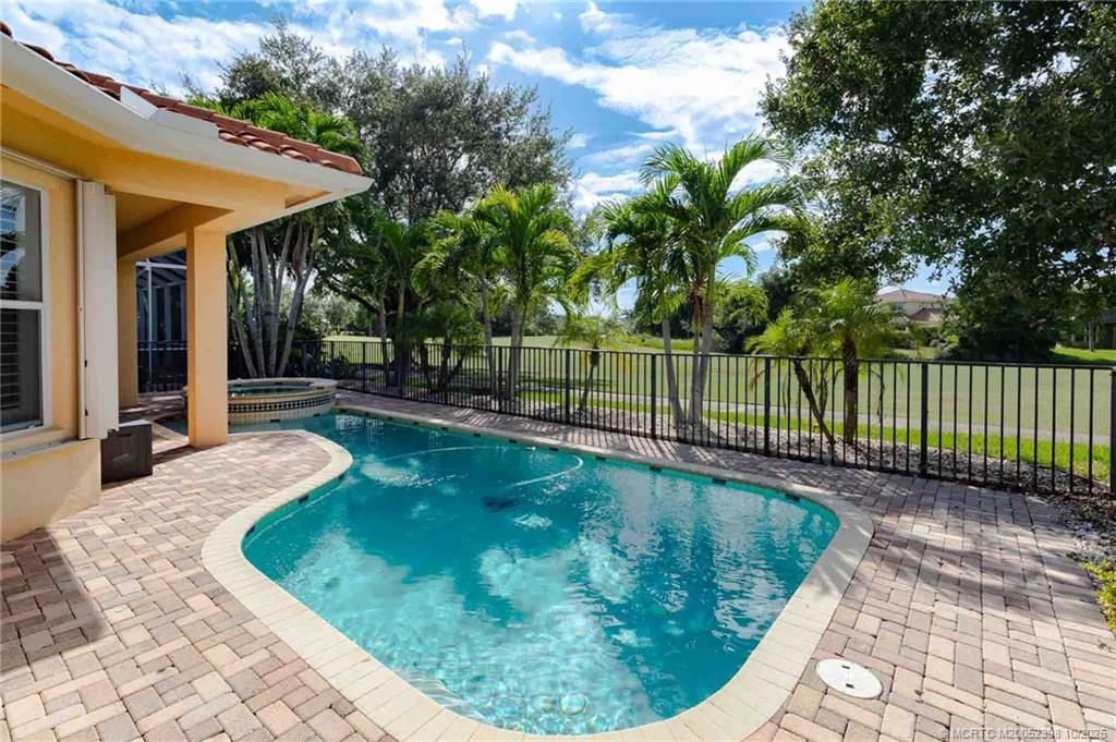 814 SW Palm Cove Drive, Palm City, FL 34990 Photo