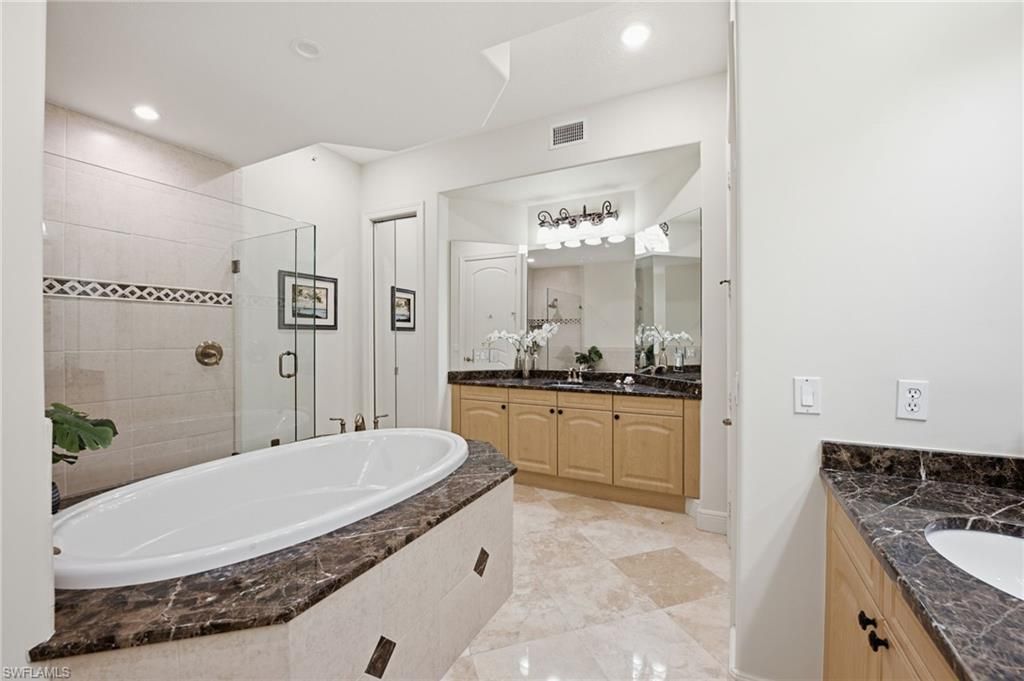 560 El Camino Real, Unit 1202, Naples, FL 34119 Photo