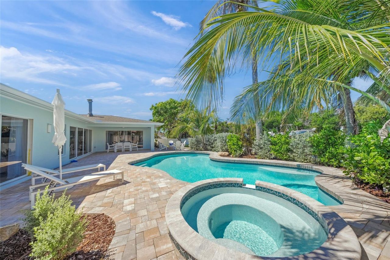 518 74th Street, Holmes Beach, FL 34217 Photo