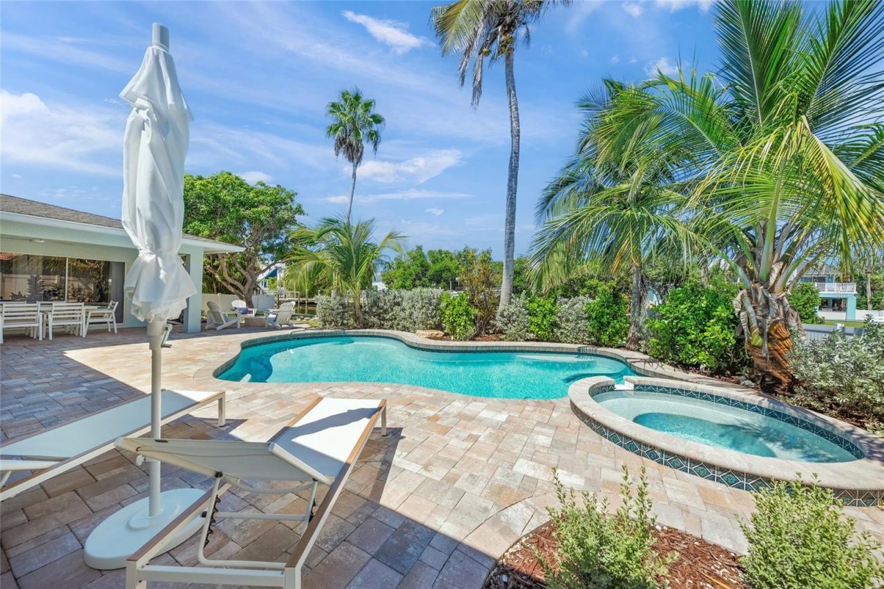 518 74th Street, Holmes Beach, FL 34217 Photo