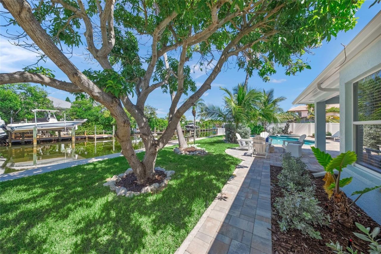 518 74th Street, Holmes Beach, FL 34217 Photo