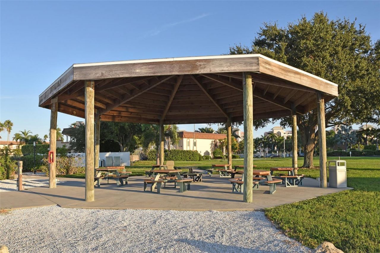 4900 Brittany Drive S, Unit 1003, Saint Petersburg, FL 33715 Photo
