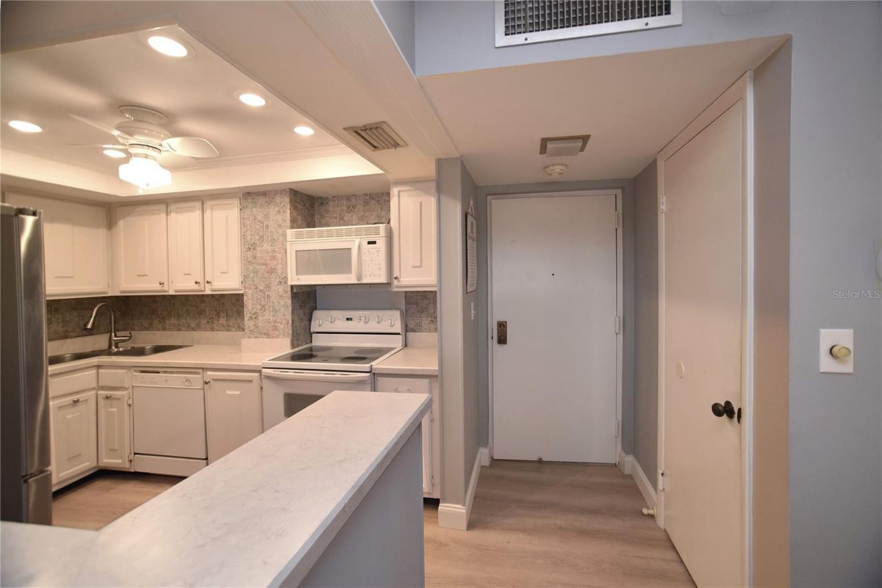 4900 Brittany Drive S, Unit 1003, Saint Petersburg, FL 33715 Photo