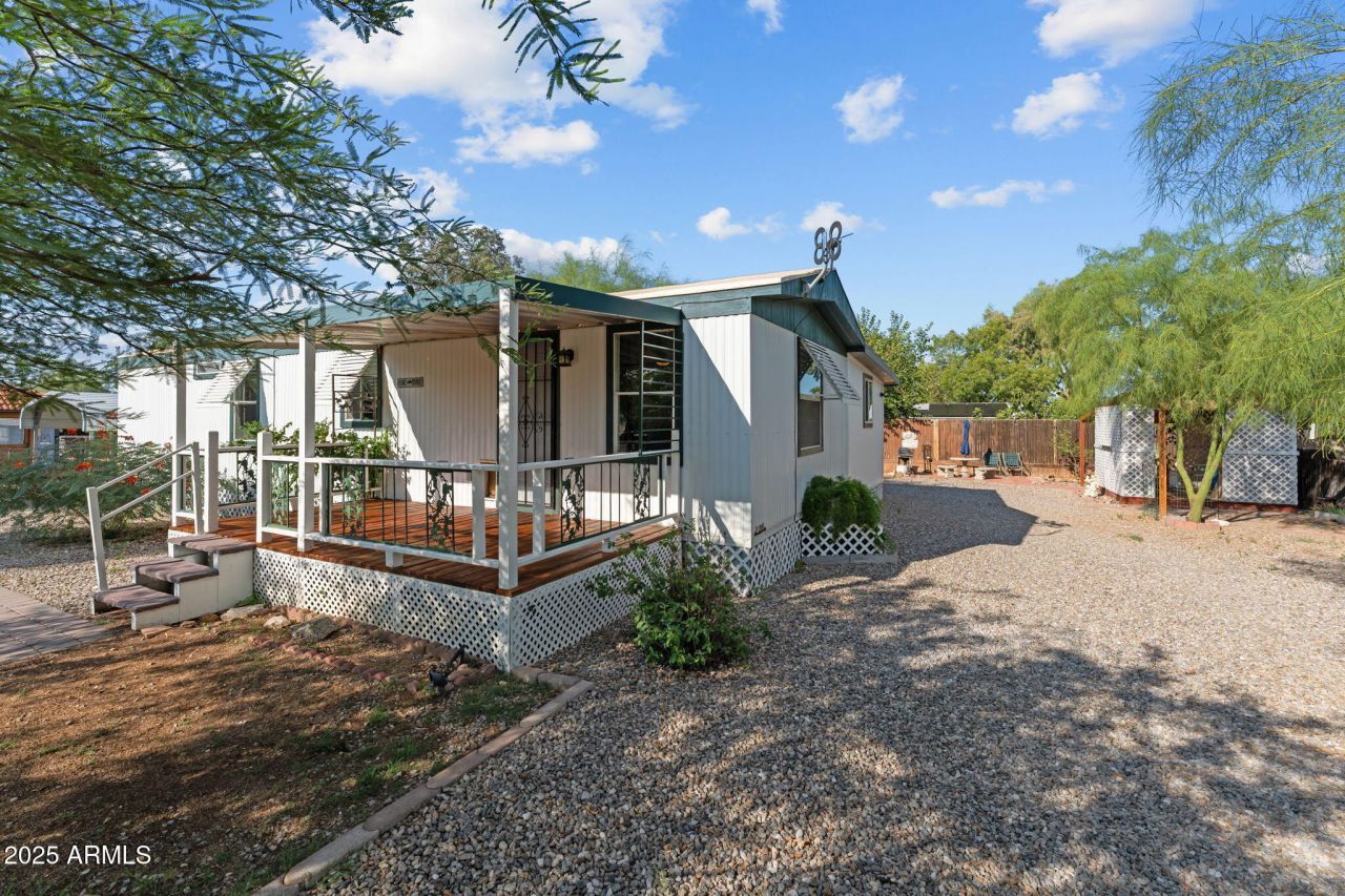 26600 S Grandview Drive Congress, AZ 85332