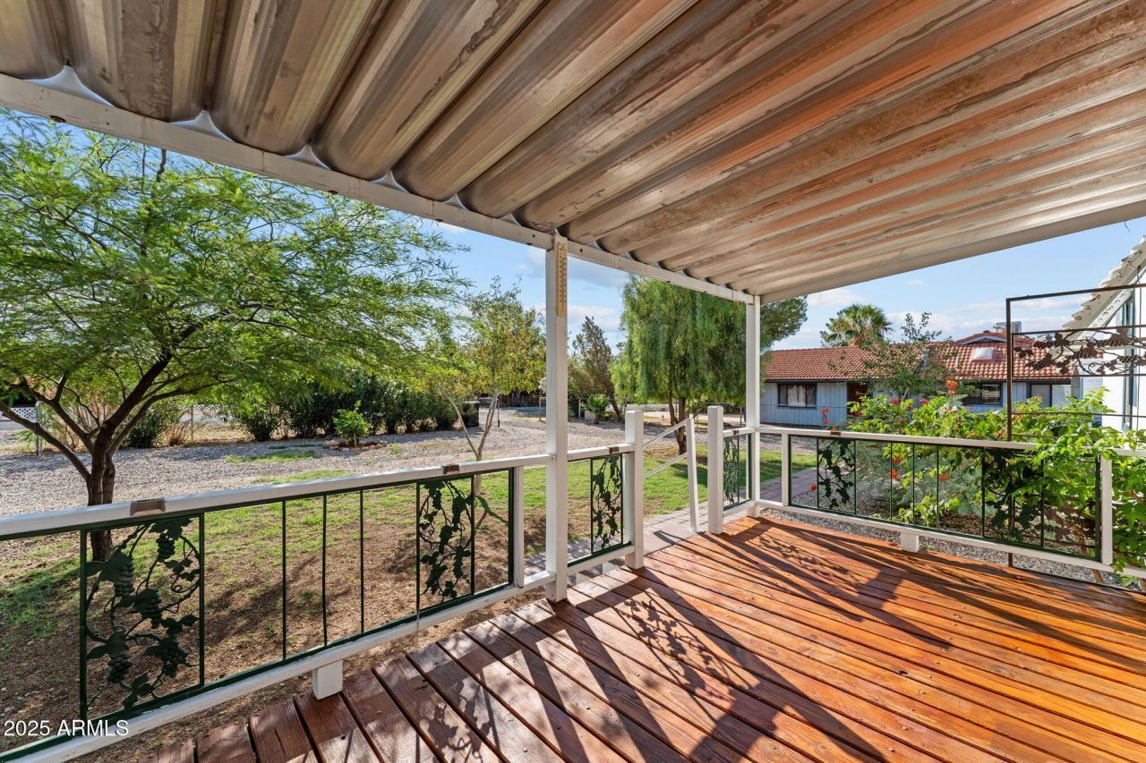 26600 S Grandview Drive Congress, AZ 85332