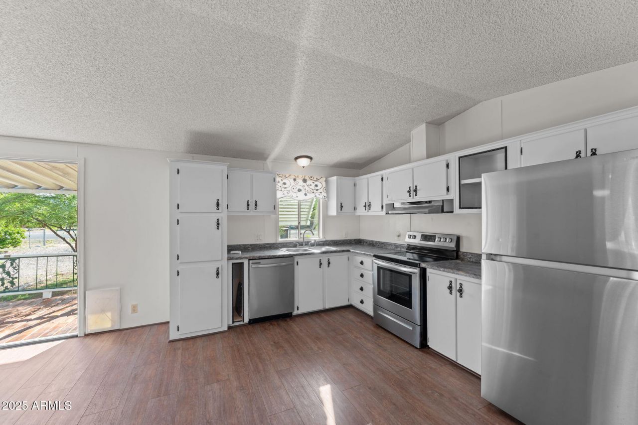 26600 S Grandview Drive Congress, AZ 85332