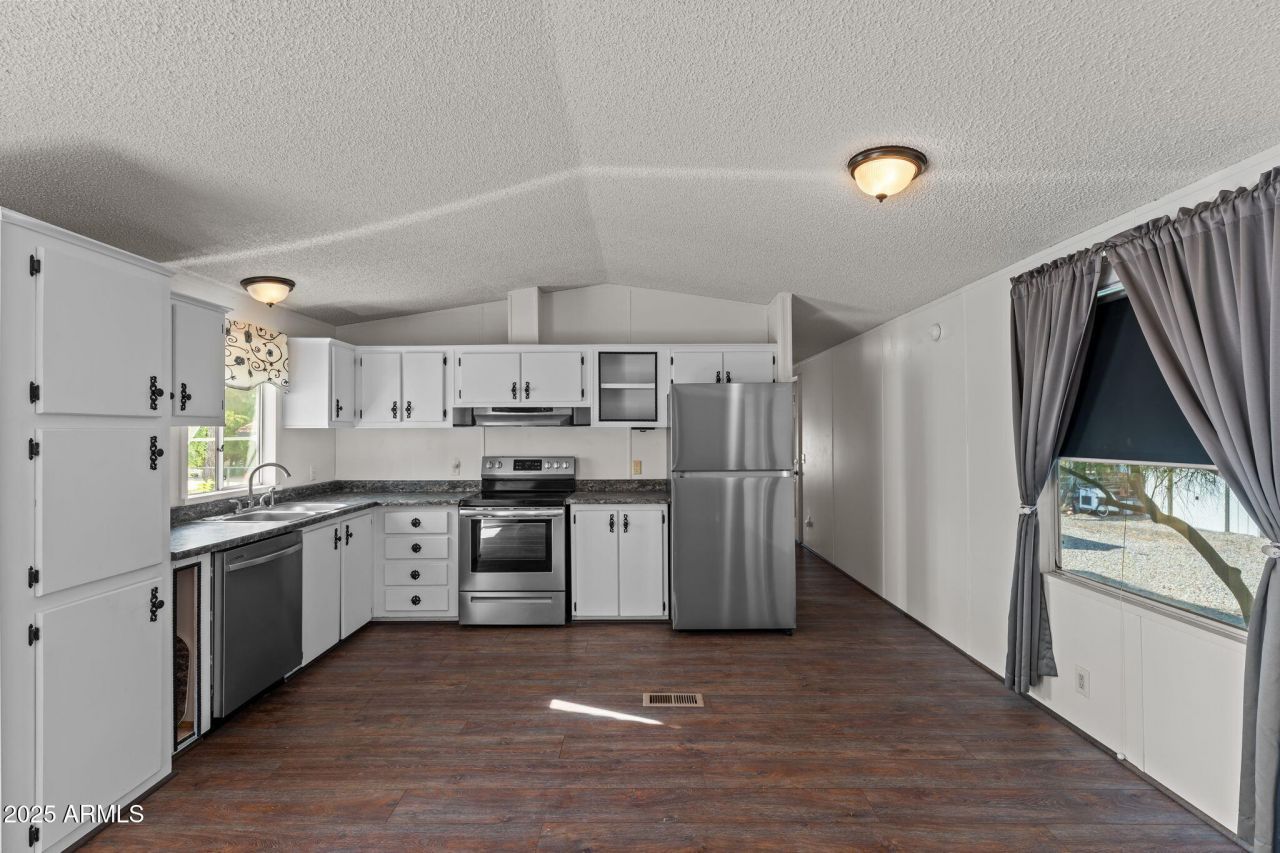 26600 S Grandview Drive Congress, AZ 85332