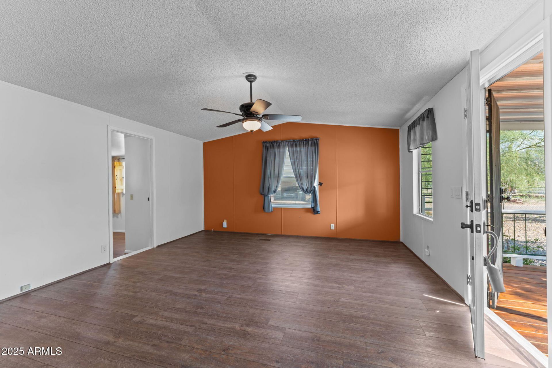 26600 S Grandview Drive Congress, AZ 85332