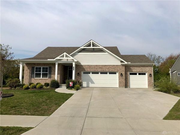 1215 Waterbury Drive, Franklin, OH 45005