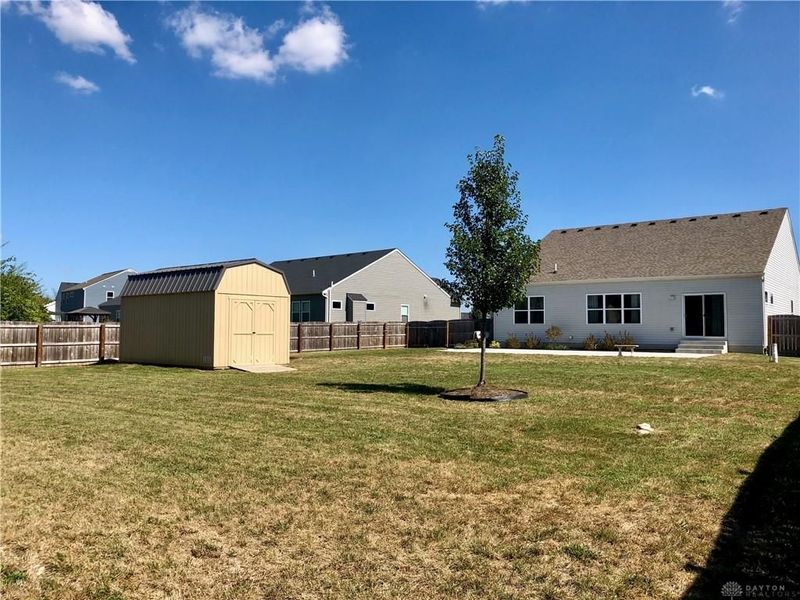 1215 Waterbury Drive, Franklin, OH 45005 Photo 6