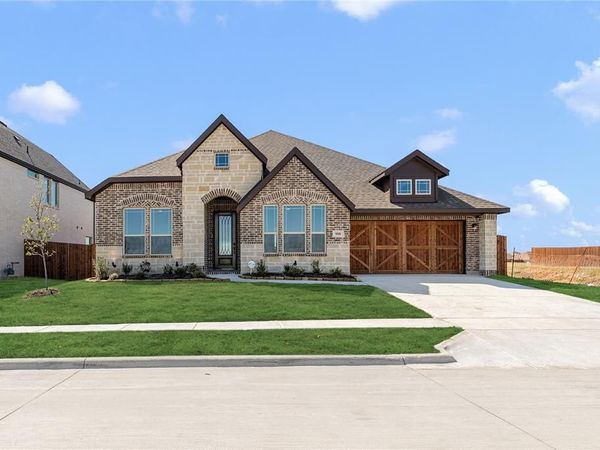 908 Lasalle Drive, Red Oak, TX 75154