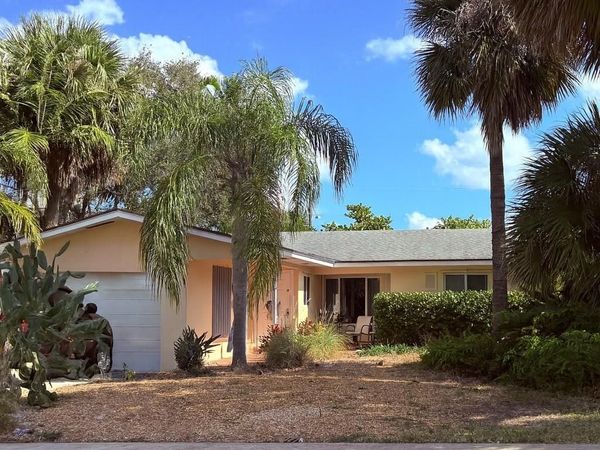 922 S Palmway, Lake Worth Beach, FL 33460