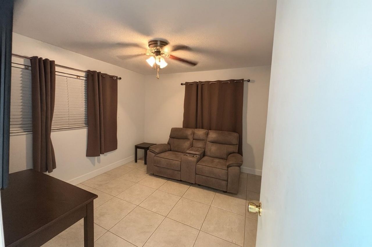 922 S Palmway, Lake Worth Beach, FL 33460 Photo