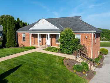 735 S PLEASANT AVENUE, DALLASTOWN, PA 17313