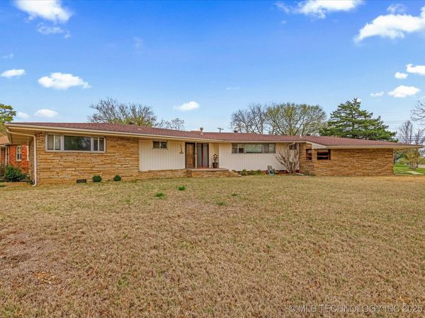1700 S Grandview Avenue, Pawhuska, OK 74056