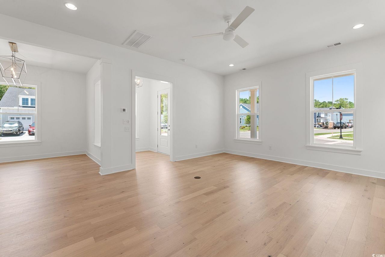 333 Grafton Dr. Photo 3