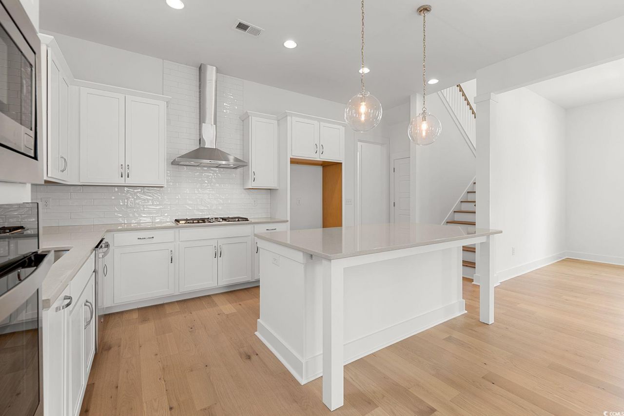 333 Grafton Dr. Photo 6