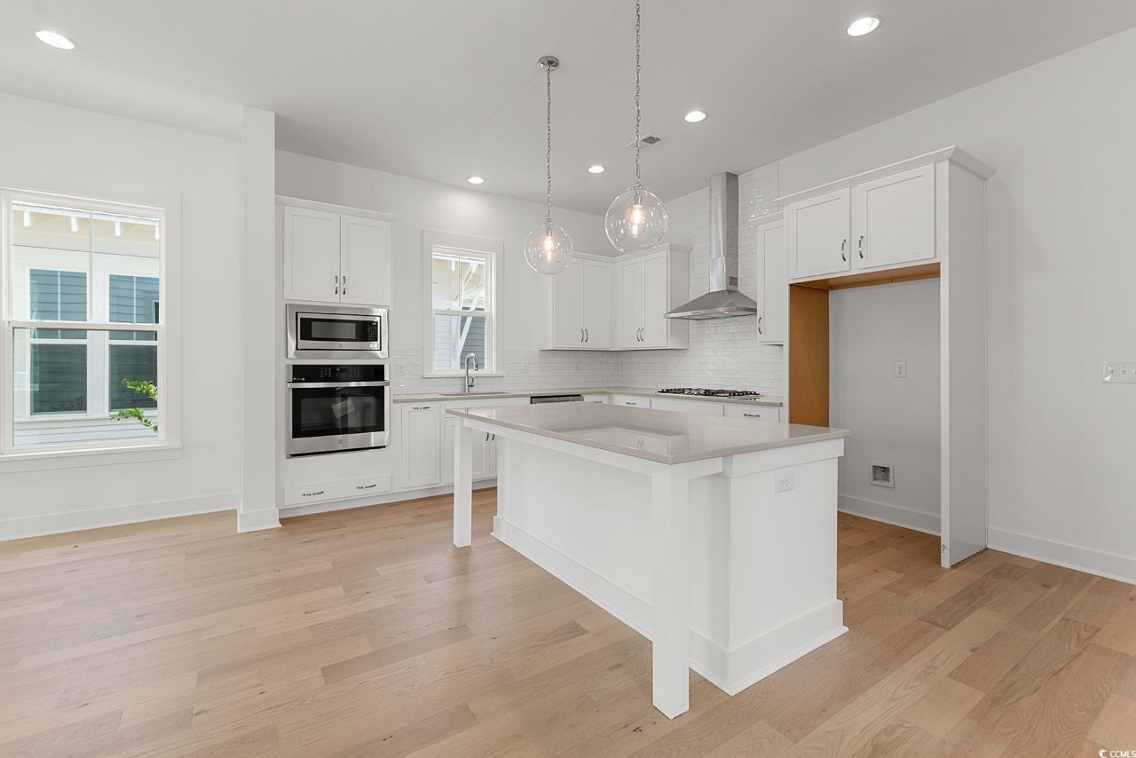 333 Grafton Dr. Photo 7