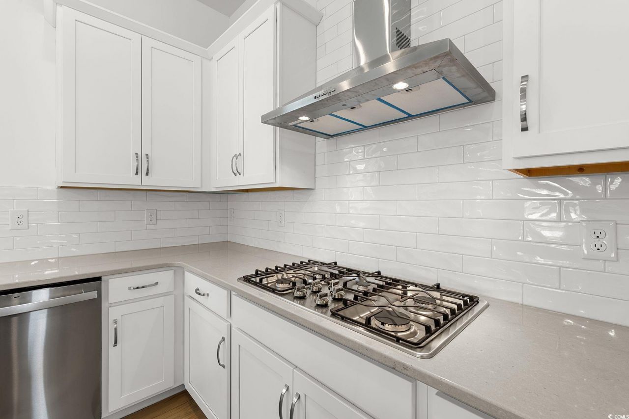 333 Grafton Dr. Photo 8