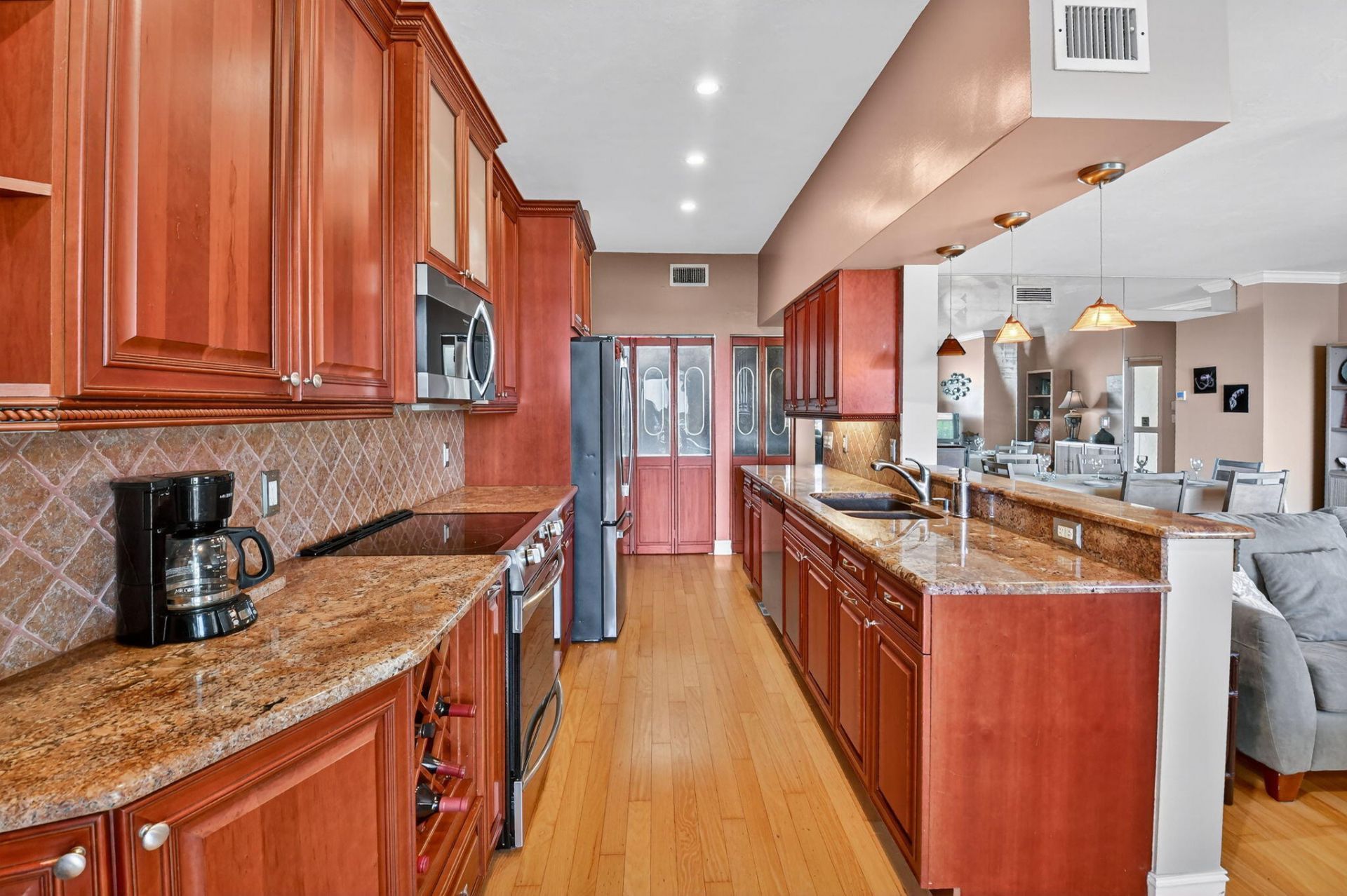 102 Half Moon Circle, Unit B3, Hypoluxo, FL 33462 Photo