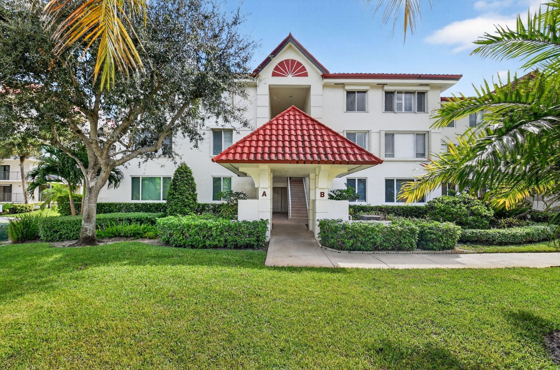 102 Half Moon Circle, Unit B3, Hypoluxo, FL 33462 Photo