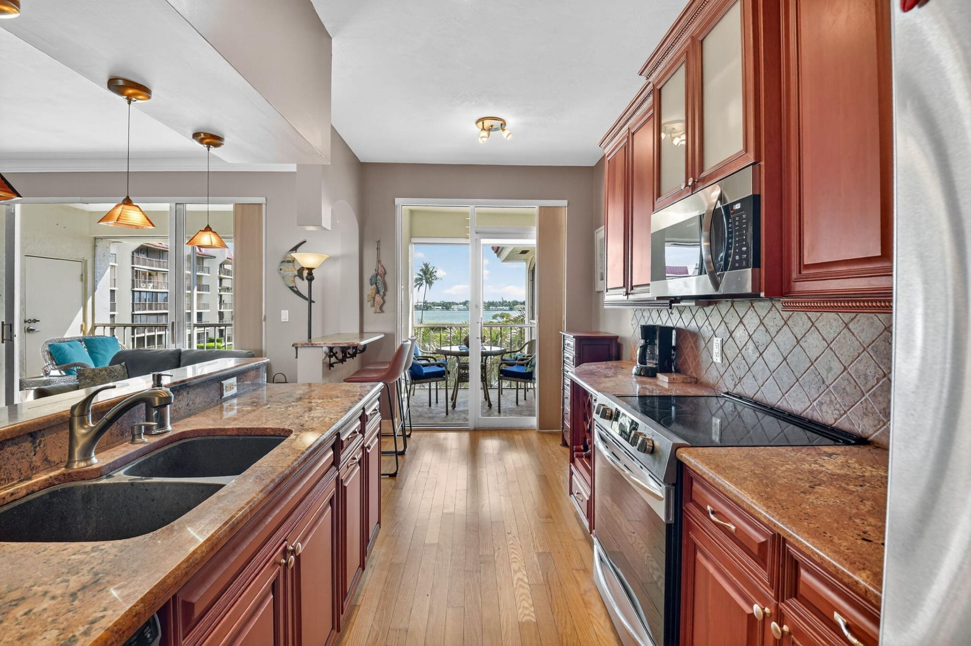 102 Half Moon Circle, Unit B3, Hypoluxo, FL 33462 Photo