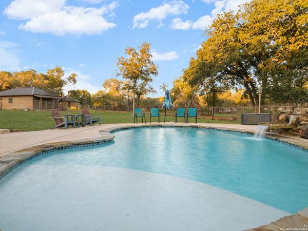 584 Arbor View, Adkins, TX 78101