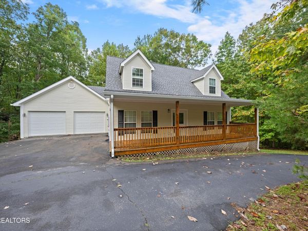 359 E Cove Rd, Monterey, TN 38574