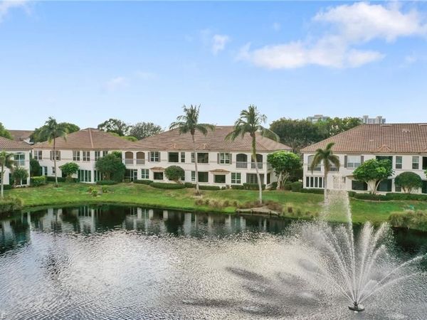 164 Colonade CIR, Unit 1307, NAPLES, FL 34103