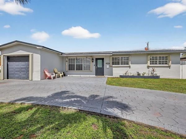 7641 NW 6th Ct, Pembroke Pines, FL 33024