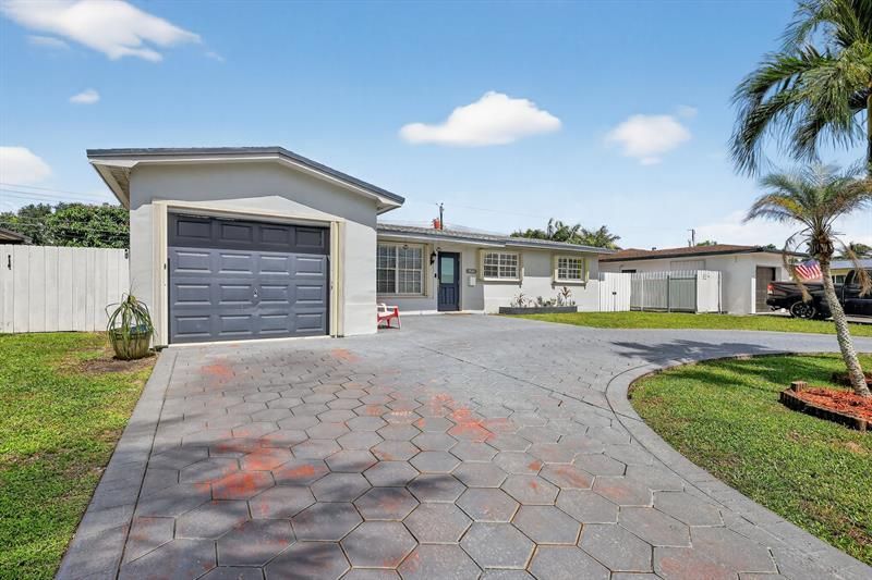 7641 NW 6th Court, Pembroke Pines, FL 33024 Photo