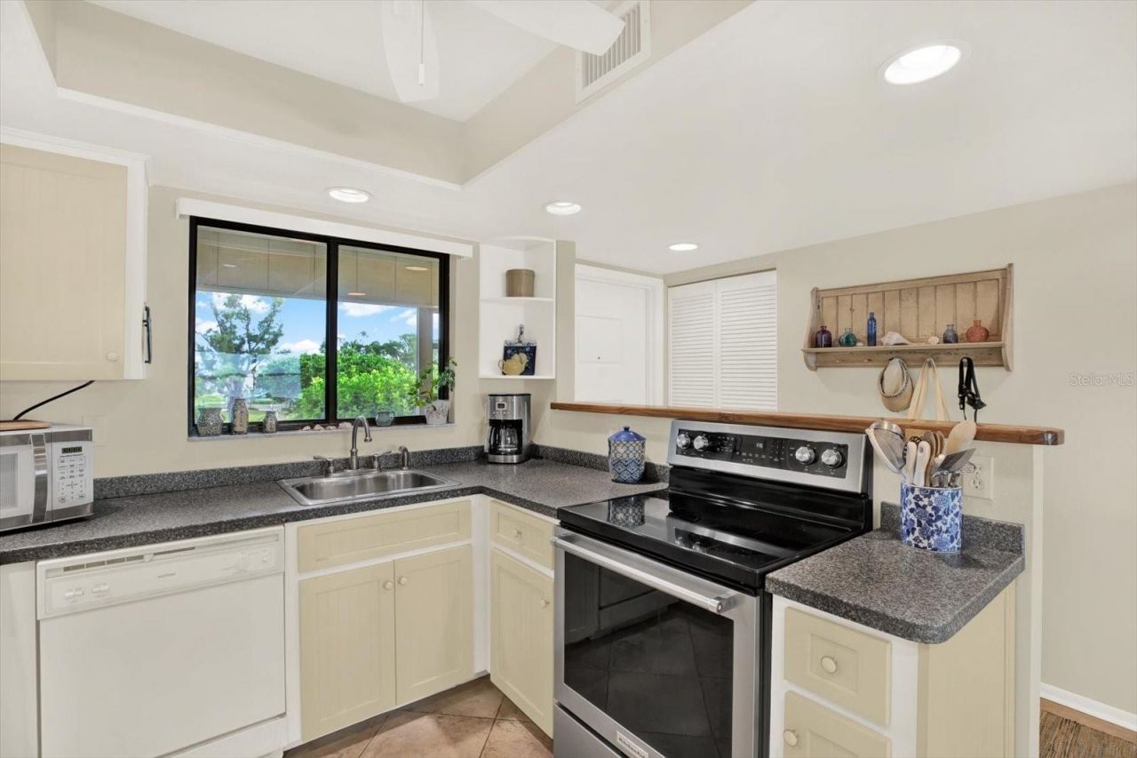 6500 Flotilla Drive, Unit 187, Holmes Beach, FL 34217 Photo