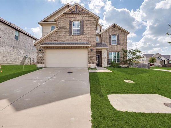 801 Woodcrest Drive, Ennis, TX 75119