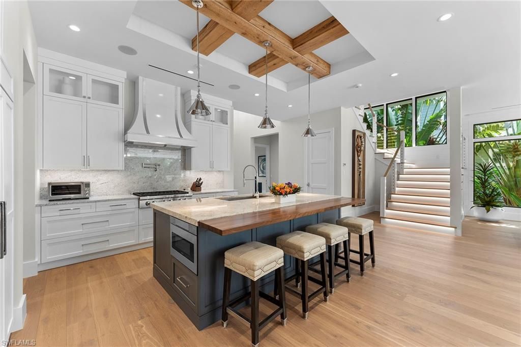 644 W Lake Dr, Naples, FL 34102 Photo