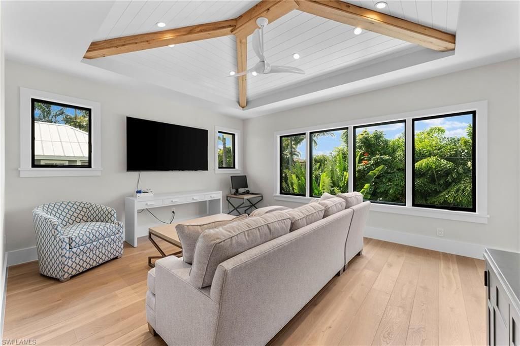 644 W Lake Dr, Naples, FL 34102 Photo