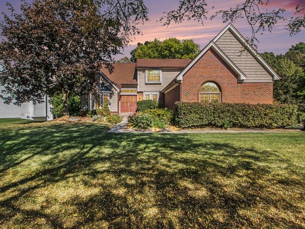 312 Dorchester Way, Milford, MI 48381