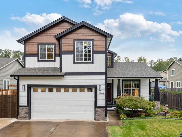 2264 Equestrian Lp S, Salem, OR 97302