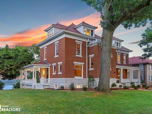 729 Grand Avenue, Keokuk, IA 52632