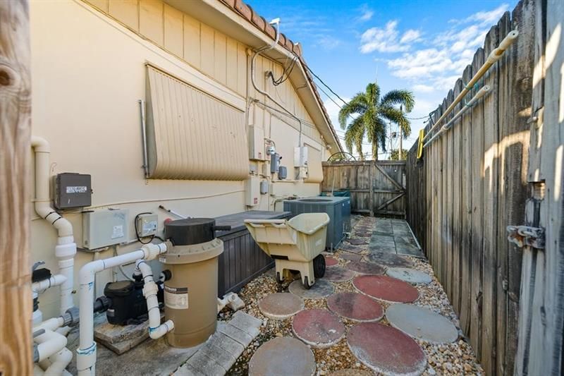 1472 NE 54th St, Fort Lauderdale, FL 33334 Photo