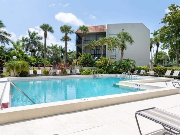 3050 Presidential Way, Unit 305, West Palm Beach, FL 33401