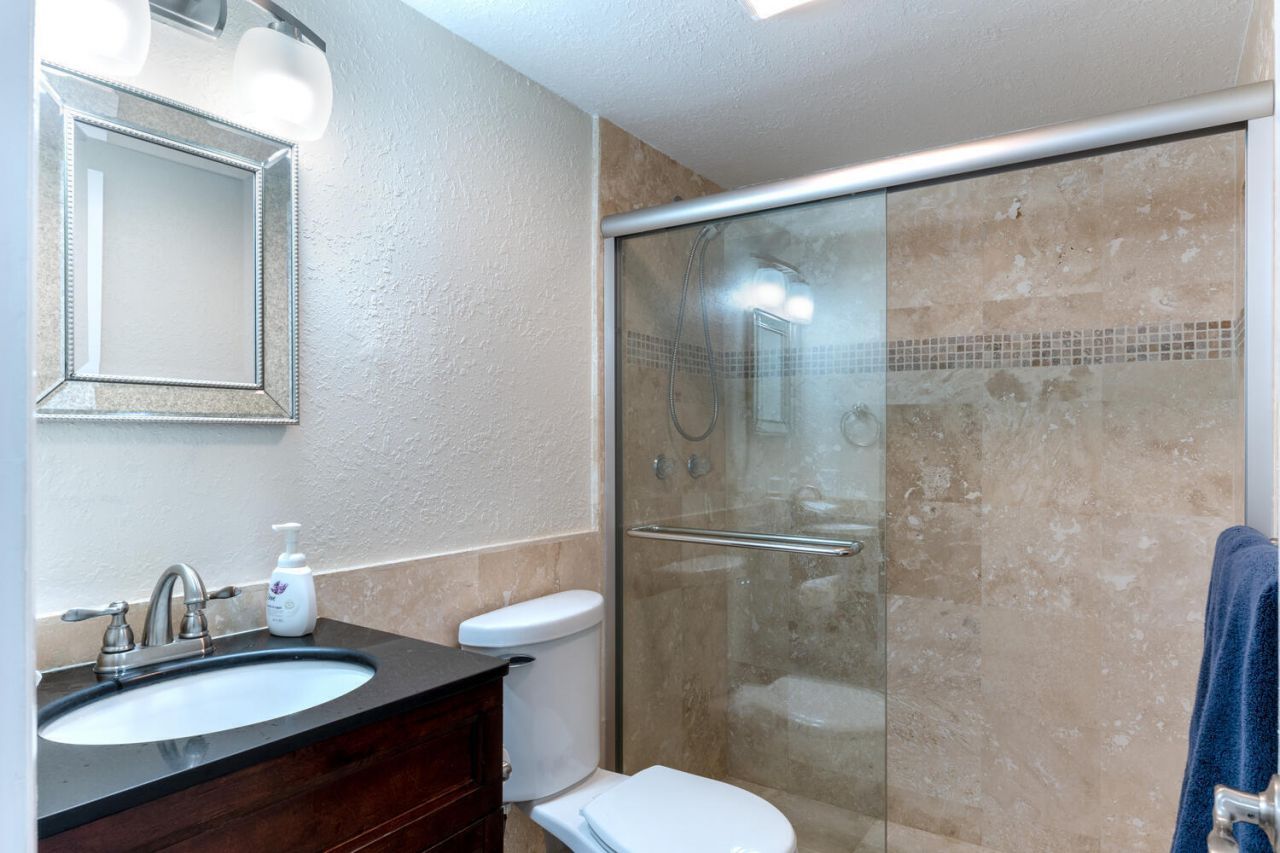 3050 Presidential Way, Unit 305, West Palm Beach, FL 33401 Photo