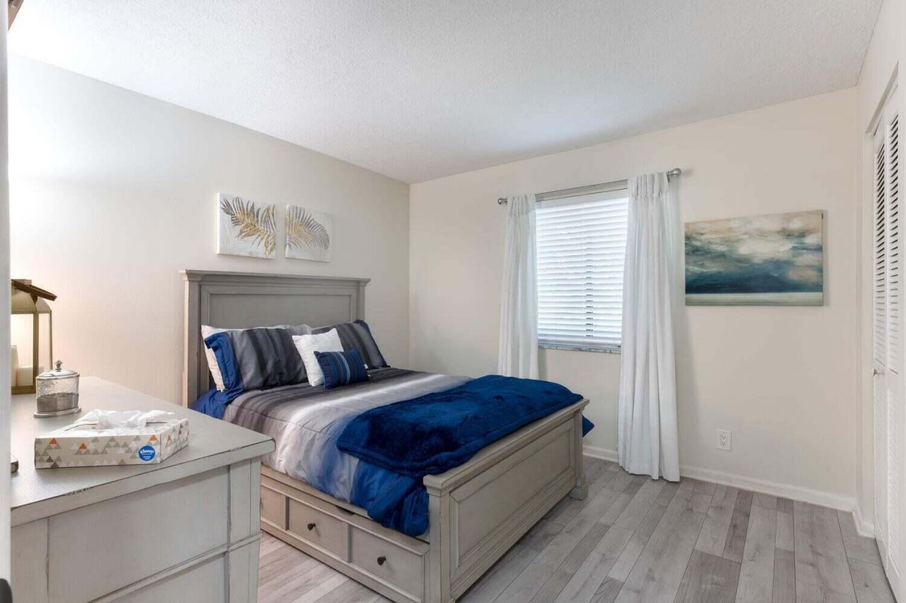 3050 Presidential Way, Unit 305, West Palm Beach, FL 33401 Photo